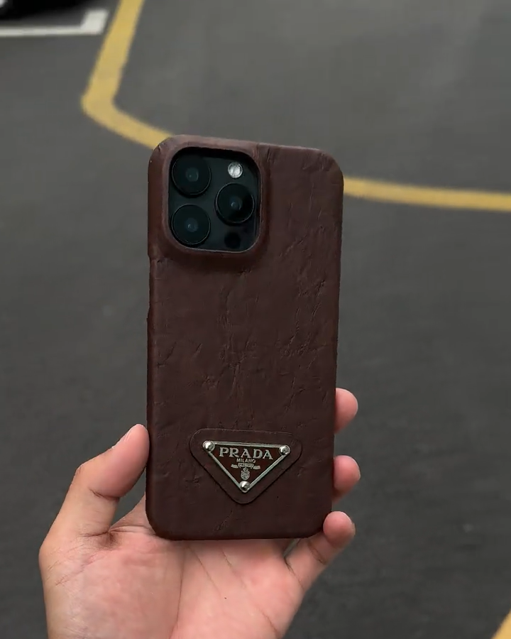 普拉達金屬立標皮質半包手機殼-ZUIHANG SHOP